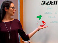 Учительница итальянского языка в школе Atlasnet.
Училась в Università degli Studi di Torino. Магистр.